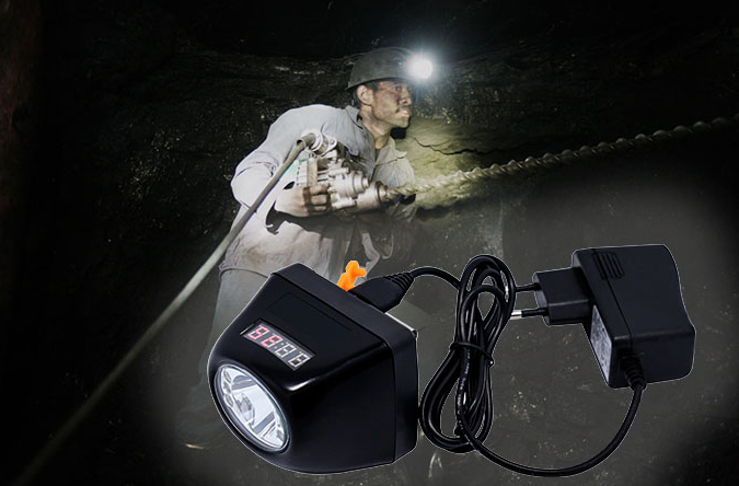 Waterproof IP68 Cordless Miners Cap Lamp ABS Material Digital Display KL4.5LM 3
